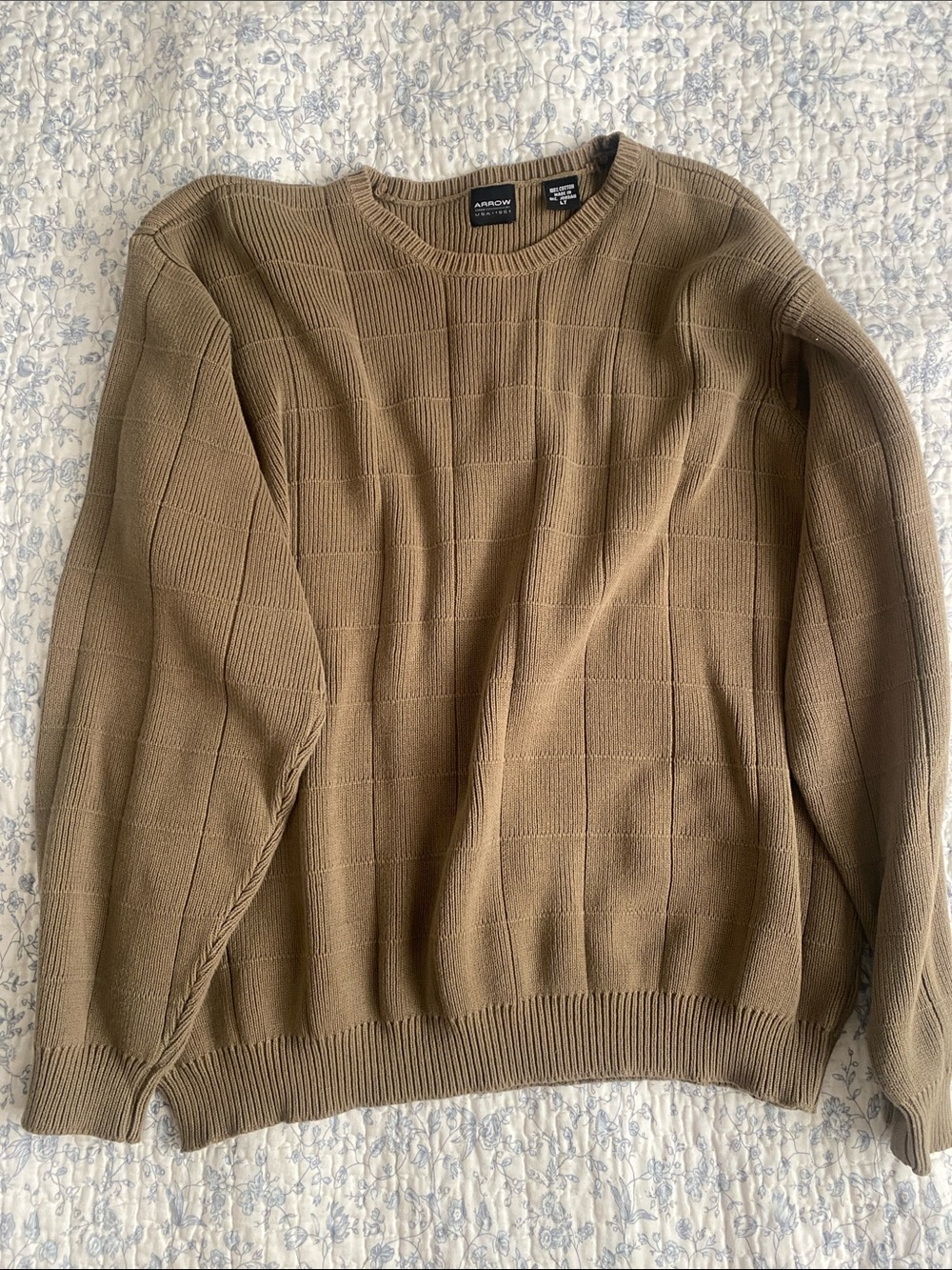 100% Cotton Arrow Men’s Crewneck Sweater in Olive Green